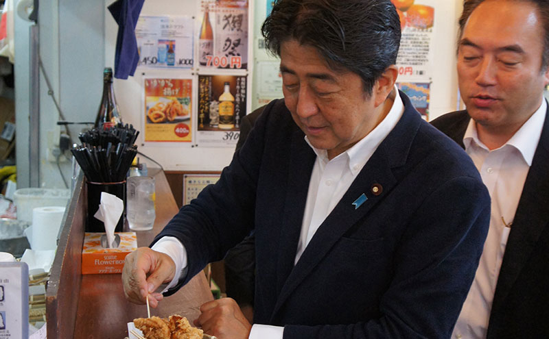 日本首相安倍总理来店裡了！